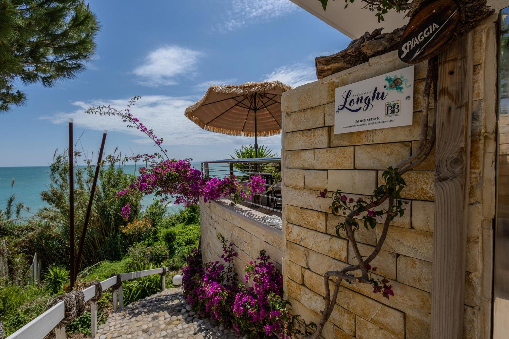 Residenze Longhi Bed & Breakfast วาสโต ภายนอก รูปภาพ
